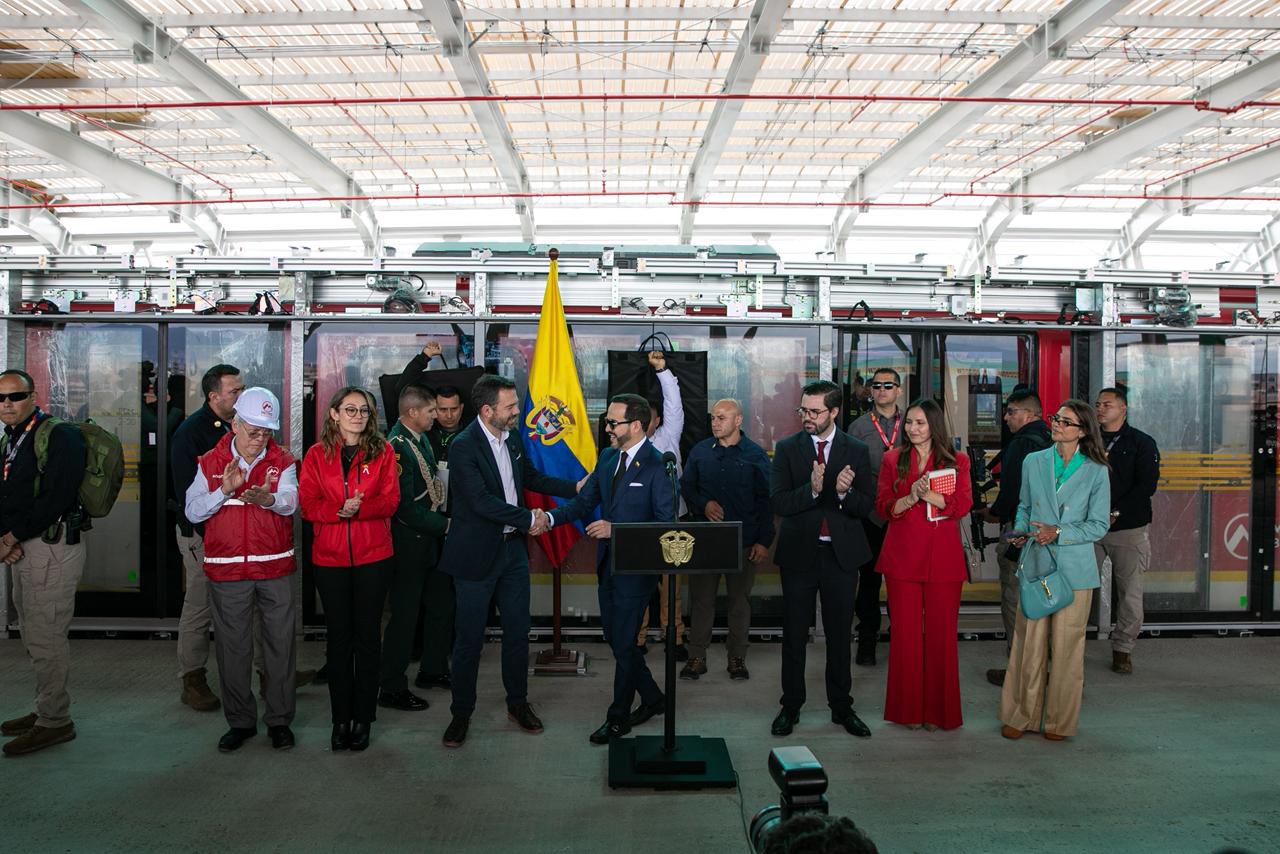 Alcalde Galán acompañó al presidente Abelardo De La Espriella en su primer recorrido por el Metro